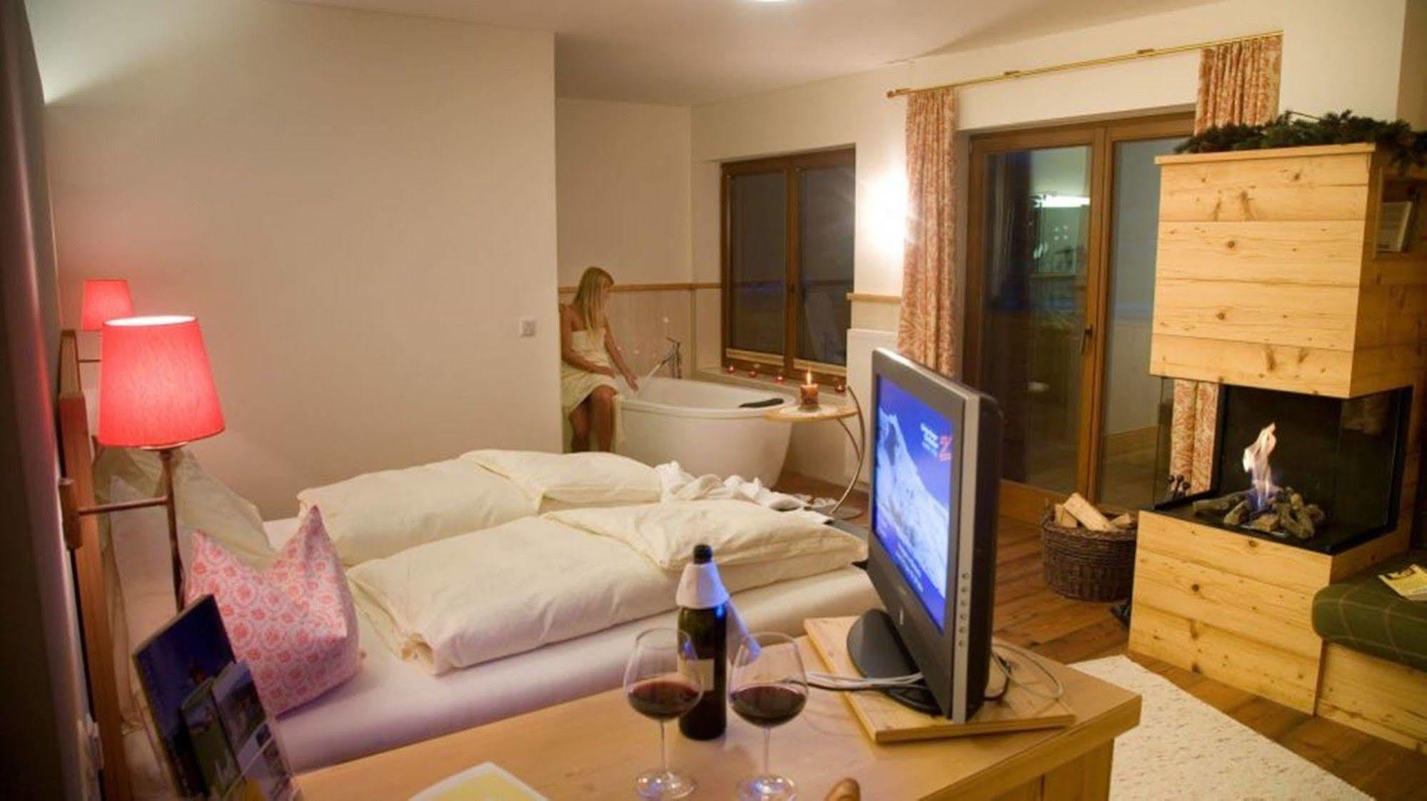 Natur- & Wanderhotel Tuxertal Экстерьер фото